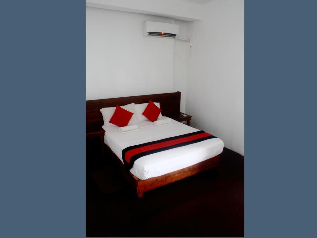 256 Townhouse Rest Hotel Kandy Eksteriør billede
